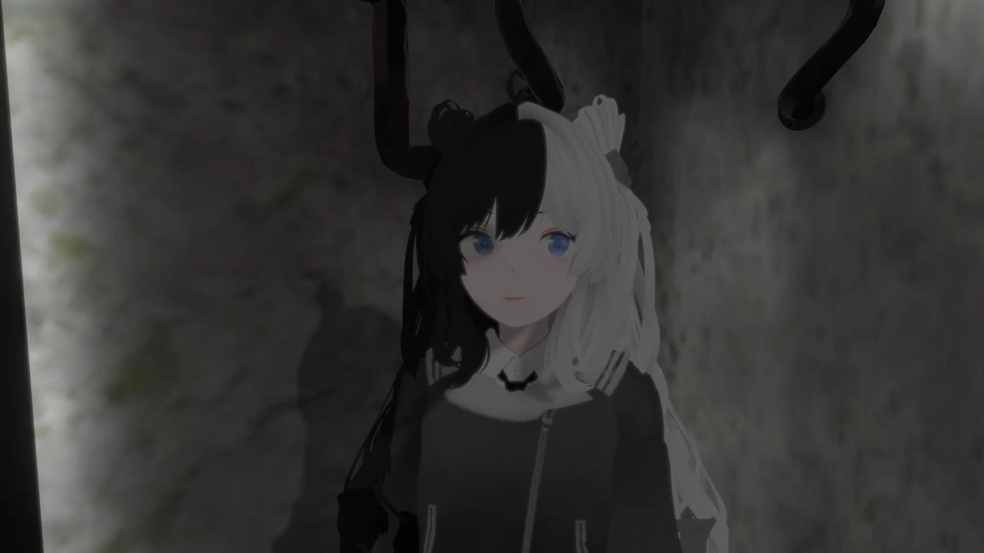 モード×フェミニンコーデ